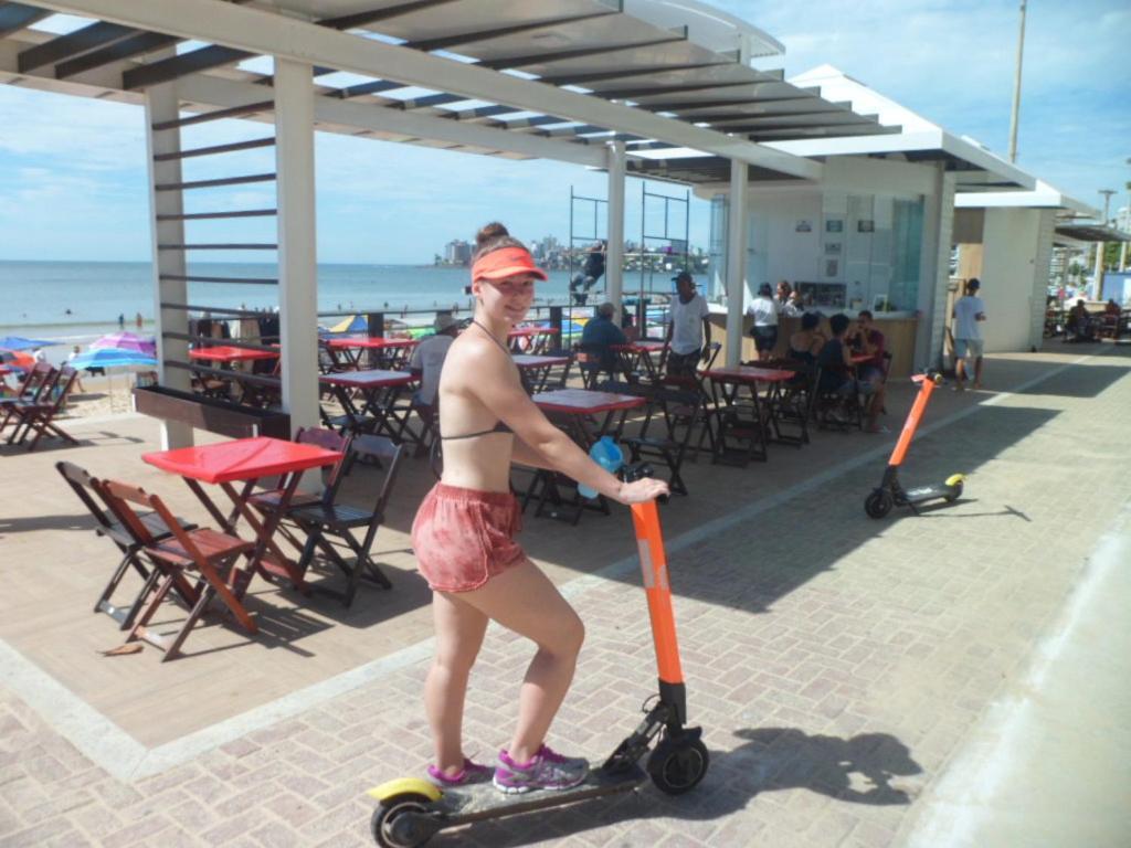 Apartamento FRENTE PARA 0 MAR - PÉ NA AREIA - 3 SUITES - AR CONDICIONADO 2 - VAGAS 2 - FINAMENTE DECORADO - PRAIA DO MORRO-INTERNET -WI-FI -TV COM SERVIÇOS DE DISNEY PLUS - NETFLIX -HBO MAX -STAR MAX - JOGOS AMAZON FIRE STICK - ALEXIA Guarapari Exterior foto