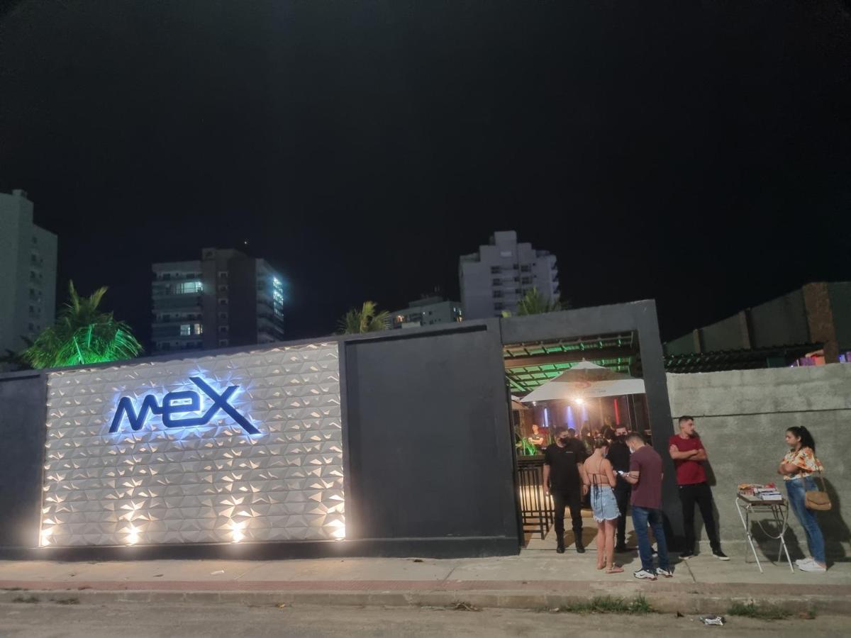 Apartamento FRENTE PARA 0 MAR - PÉ NA AREIA - 3 SUITES - AR CONDICIONADO 2 - VAGAS 2 - FINAMENTE DECORADO - PRAIA DO MORRO-INTERNET -WI-FI -TV COM SERVIÇOS DE DISNEY PLUS - NETFLIX -HBO MAX -STAR MAX - JOGOS AMAZON FIRE STICK - ALEXIA Guarapari Exterior foto