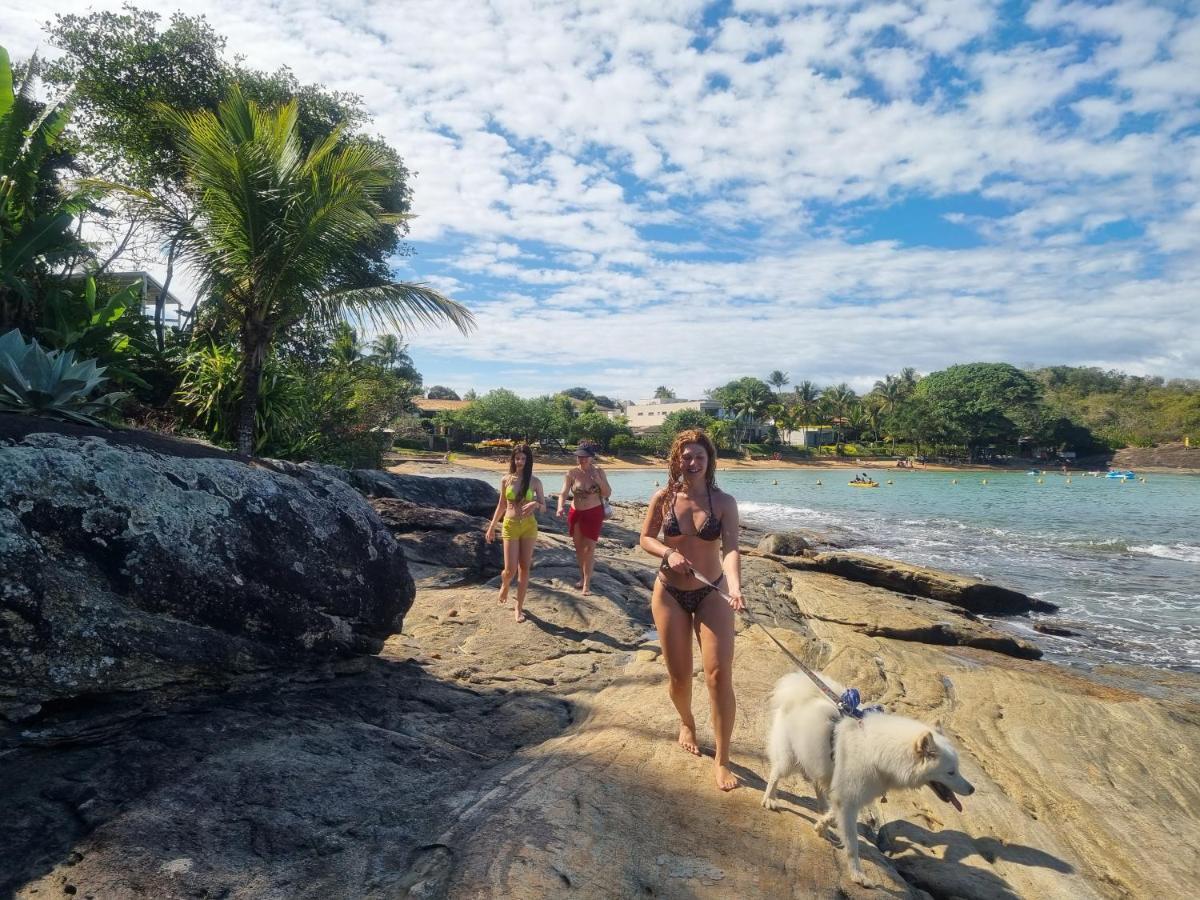 Apartamento FRENTE PARA 0 MAR - PÉ NA AREIA - 3 SUITES - AR CONDICIONADO 2 - VAGAS 2 - FINAMENTE DECORADO - PRAIA DO MORRO-INTERNET -WI-FI -TV COM SERVIÇOS DE DISNEY PLUS - NETFLIX -HBO MAX -STAR MAX - JOGOS AMAZON FIRE STICK - ALEXIA Guarapari Exterior foto