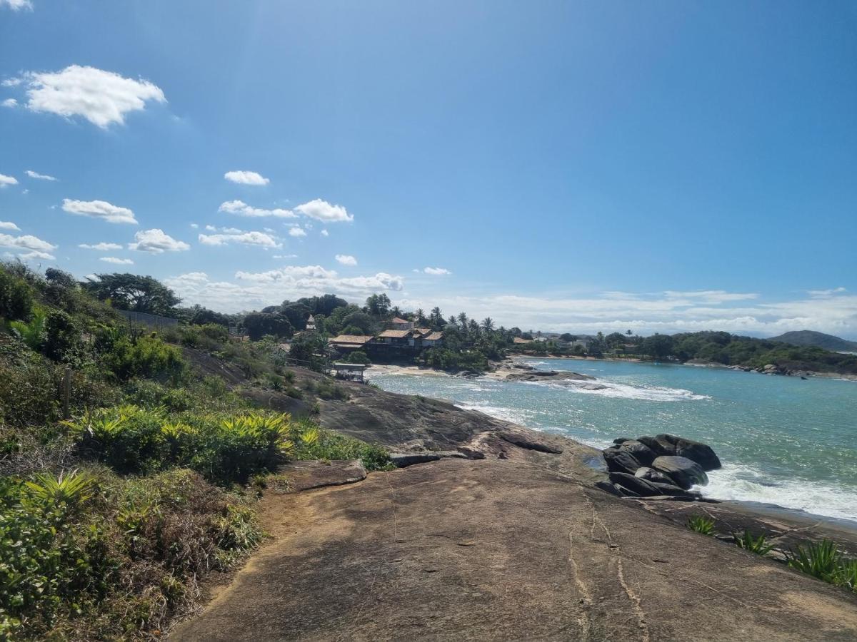 Apartamento FRENTE PARA 0 MAR - PÉ NA AREIA - 3 SUITES - AR CONDICIONADO 2 - VAGAS 2 - FINAMENTE DECORADO - PRAIA DO MORRO-INTERNET -WI-FI -TV COM SERVIÇOS DE DISNEY PLUS - NETFLIX -HBO MAX -STAR MAX - JOGOS AMAZON FIRE STICK - ALEXIA Guarapari Exterior foto