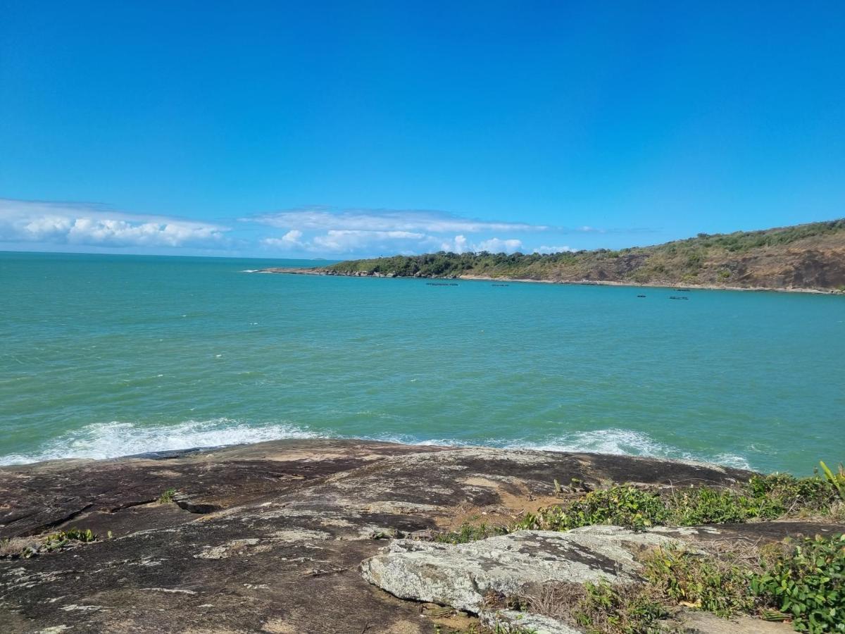 Apartamento FRENTE PARA 0 MAR - PÉ NA AREIA - 3 SUITES - AR CONDICIONADO 2 - VAGAS 2 - FINAMENTE DECORADO - PRAIA DO MORRO-INTERNET -WI-FI -TV COM SERVIÇOS DE DISNEY PLUS - NETFLIX -HBO MAX -STAR MAX - JOGOS AMAZON FIRE STICK - ALEXIA Guarapari Exterior foto