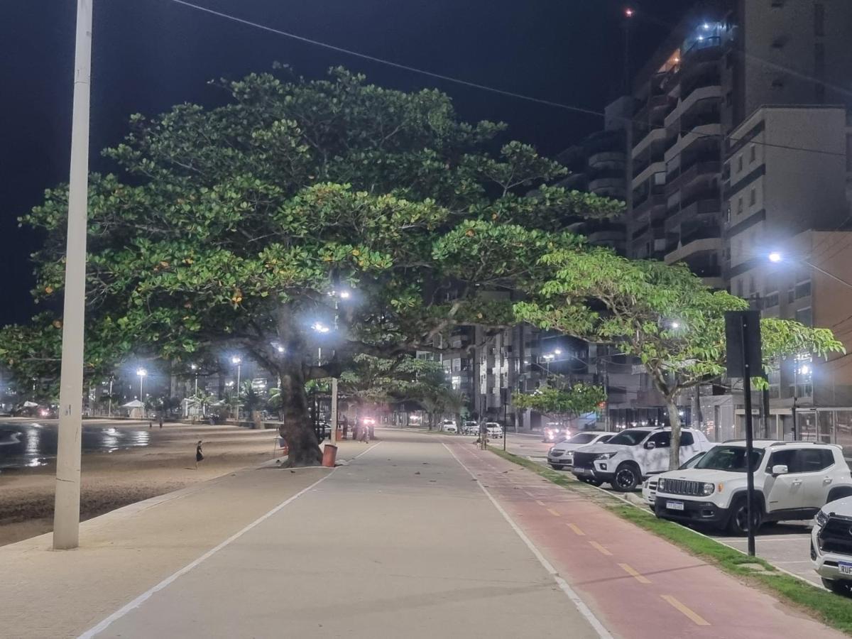 Apartamento FRENTE PARA 0 MAR - PÉ NA AREIA - 3 SUITES - AR CONDICIONADO 2 - VAGAS 2 - FINAMENTE DECORADO - PRAIA DO MORRO-INTERNET -WI-FI -TV COM SERVIÇOS DE DISNEY PLUS - NETFLIX -HBO MAX -STAR MAX - JOGOS AMAZON FIRE STICK - ALEXIA Guarapari Exterior foto
