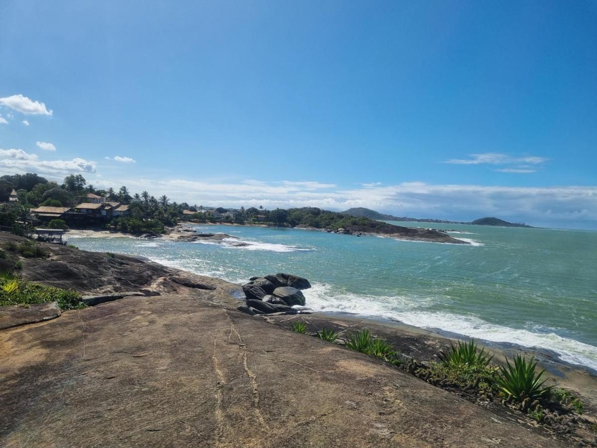 Apartamento FRENTE PARA 0 MAR - PÉ NA AREIA - 3 SUITES - AR CONDICIONADO 2 - VAGAS 2 - FINAMENTE DECORADO - PRAIA DO MORRO-INTERNET -WI-FI -TV COM SERVIÇOS DE DISNEY PLUS - NETFLIX -HBO MAX -STAR MAX - JOGOS AMAZON FIRE STICK - ALEXIA Guarapari Exterior foto