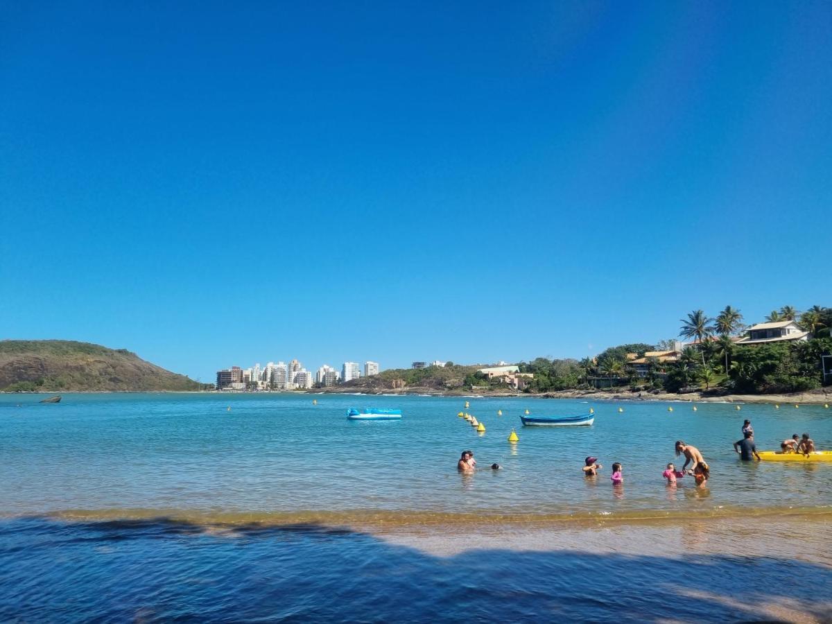 Apartamento FRENTE PARA 0 MAR - PÉ NA AREIA - 3 SUITES - AR CONDICIONADO 2 - VAGAS 2 - FINAMENTE DECORADO - PRAIA DO MORRO-INTERNET -WI-FI -TV COM SERVIÇOS DE DISNEY PLUS - NETFLIX -HBO MAX -STAR MAX - JOGOS AMAZON FIRE STICK - ALEXIA Guarapari Exterior foto